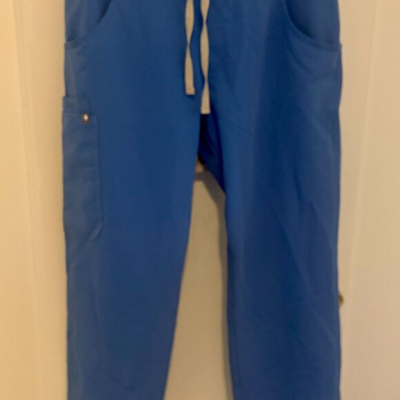 FIGS Kade Cargo Scrub Pants in Blue (M) - Picture 3 of 5